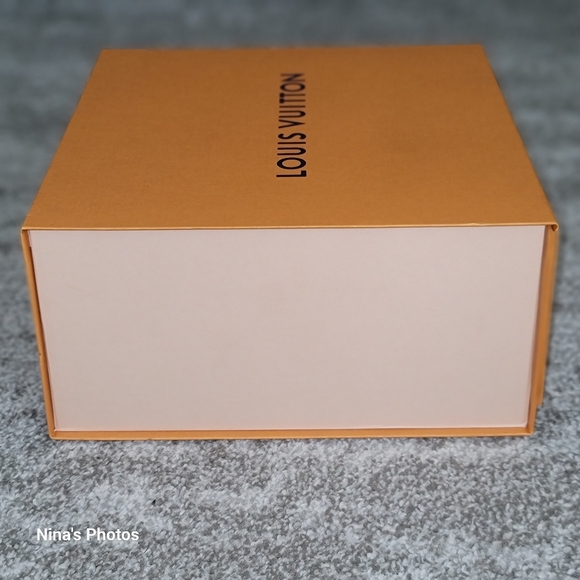 Louis Vuitton LV Collapsible Gift Handbag Box 10.25x9.75x5" & Receipt Envelope - Picture 4 of 15